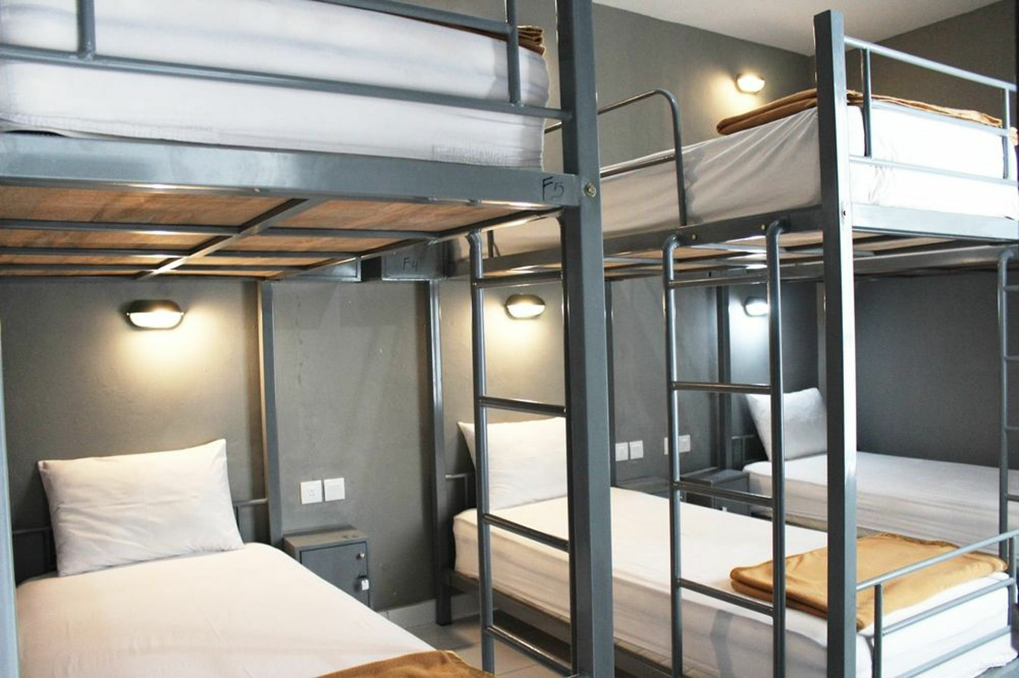 กูตา บีช โฮเทล Hostel ภายนอก รูปภาพ