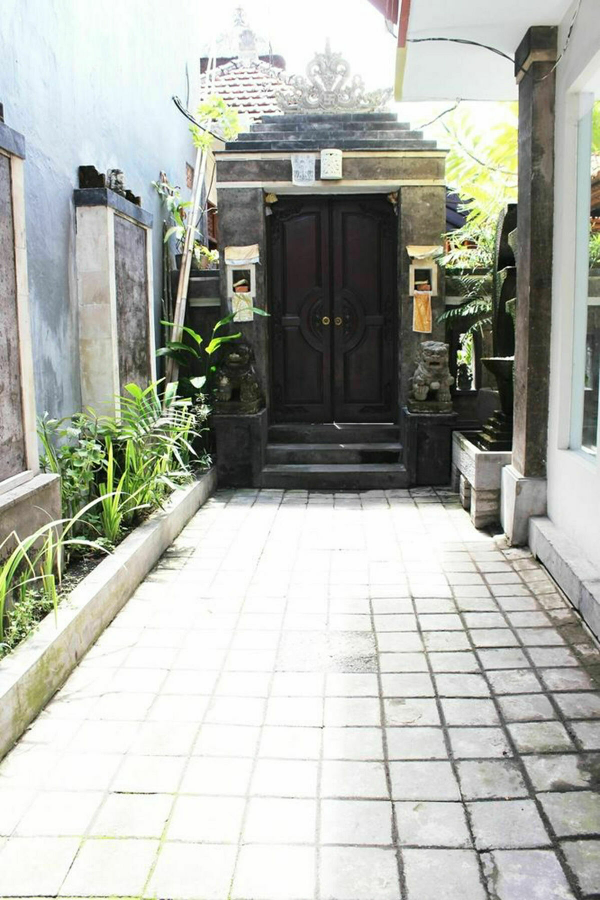 กูตา บีช โฮเทล Hostel ภายนอก รูปภาพ