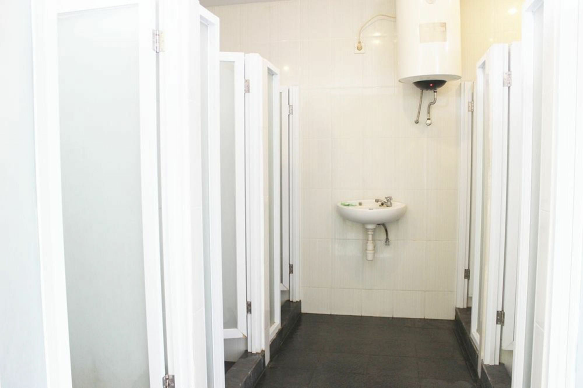 กูตา บีช โฮเทล Hostel ภายนอก รูปภาพ