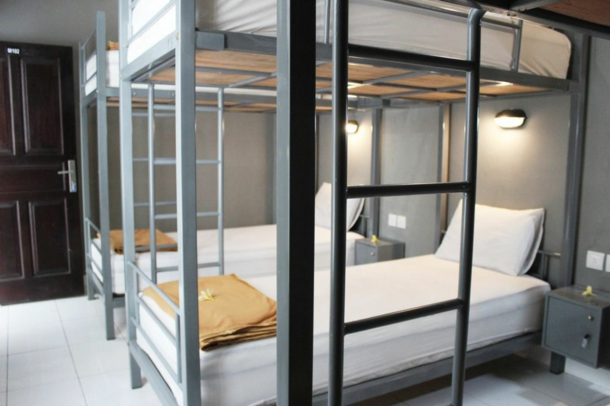 กูตา บีช โฮเทล Hostel ภายนอก รูปภาพ